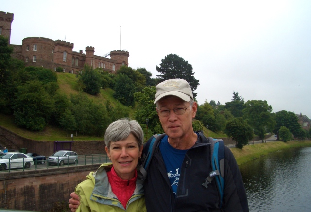 Sandra and Kurt in front of the Inverness Castle